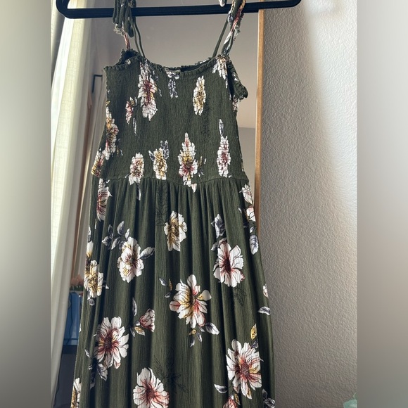 Stitch Fix Nine Britton Green Floral Maxi Tie Strap Smocked Dress - Picture 3 of 6